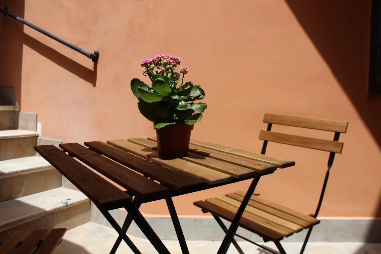 Lion Luxury Rooms Rome 0*,